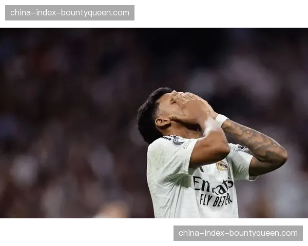 姆巴佩带伤坚持全场，皇马锋线独木难支的90分钟